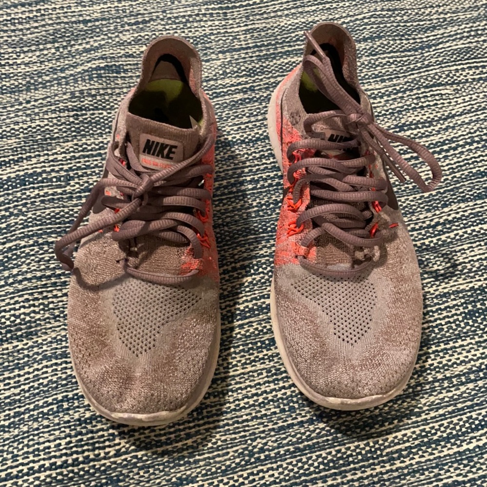 Nike Free Running Shoes - Picture 1 of 4
